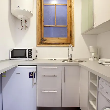 Modern 2-bedroom Near Sagrada Familia Barcelona